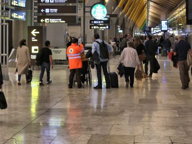 transport från flygplatsen til centrum av staden i Madrid
