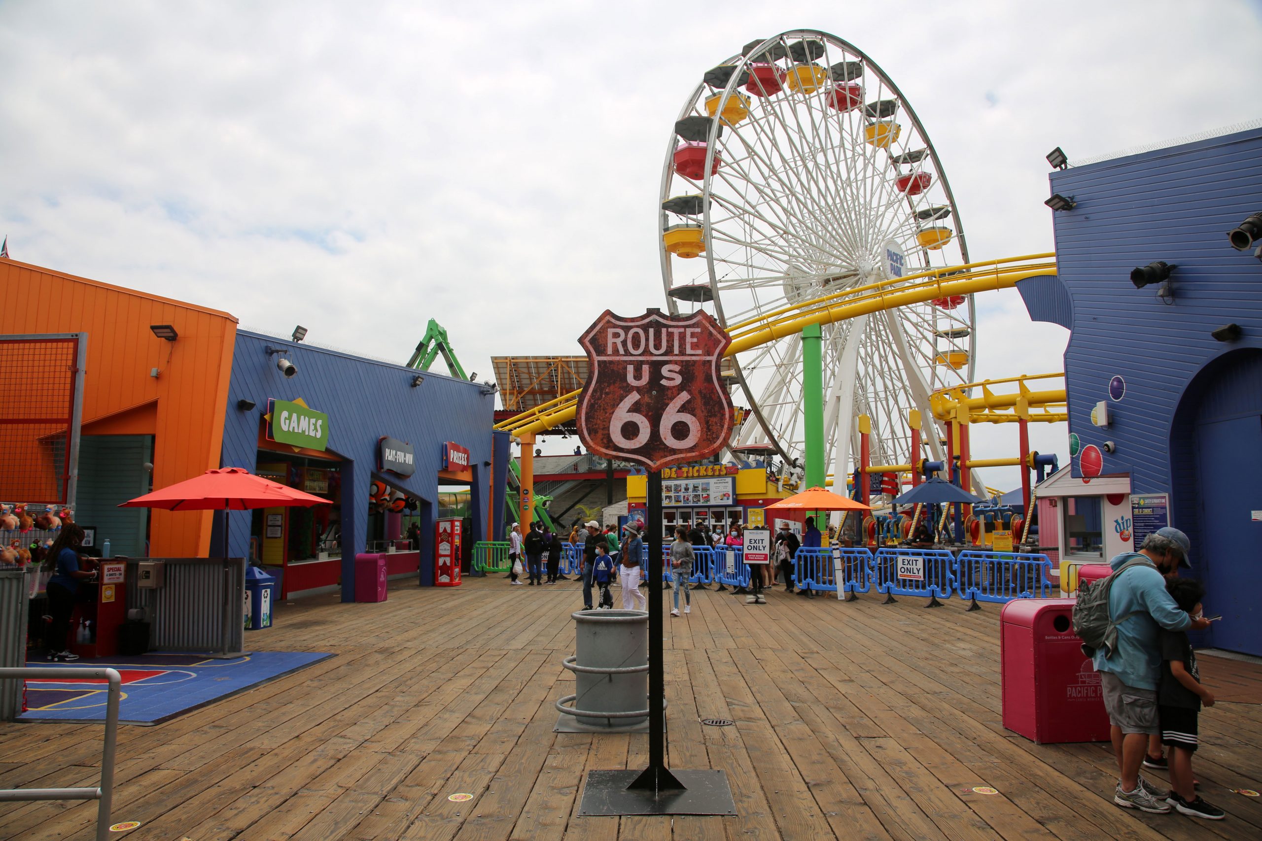 Åk pariserhjulet vid Santa Monica Pier i Los Angeles