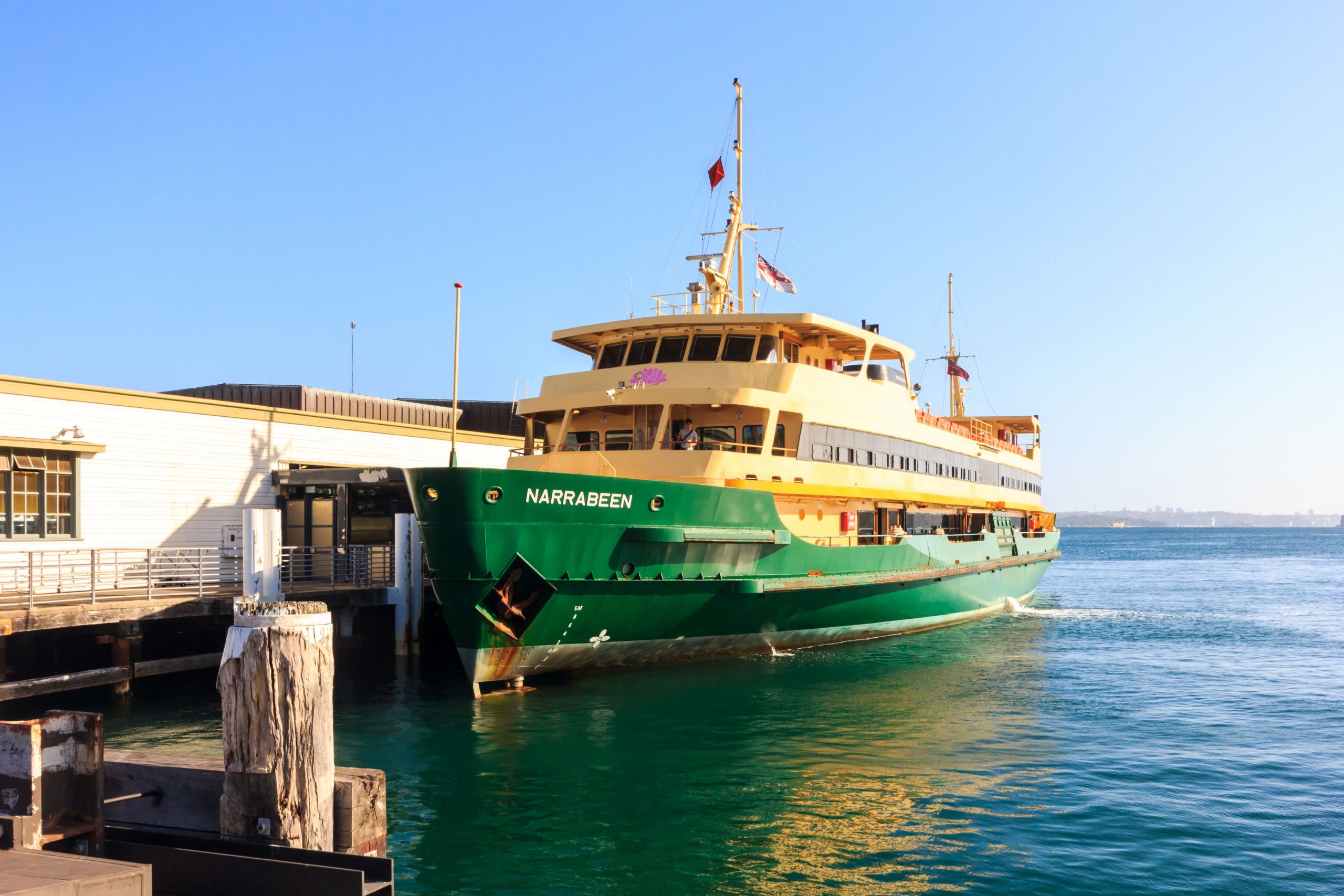 Ta båten med Manly Ferry i Sydney