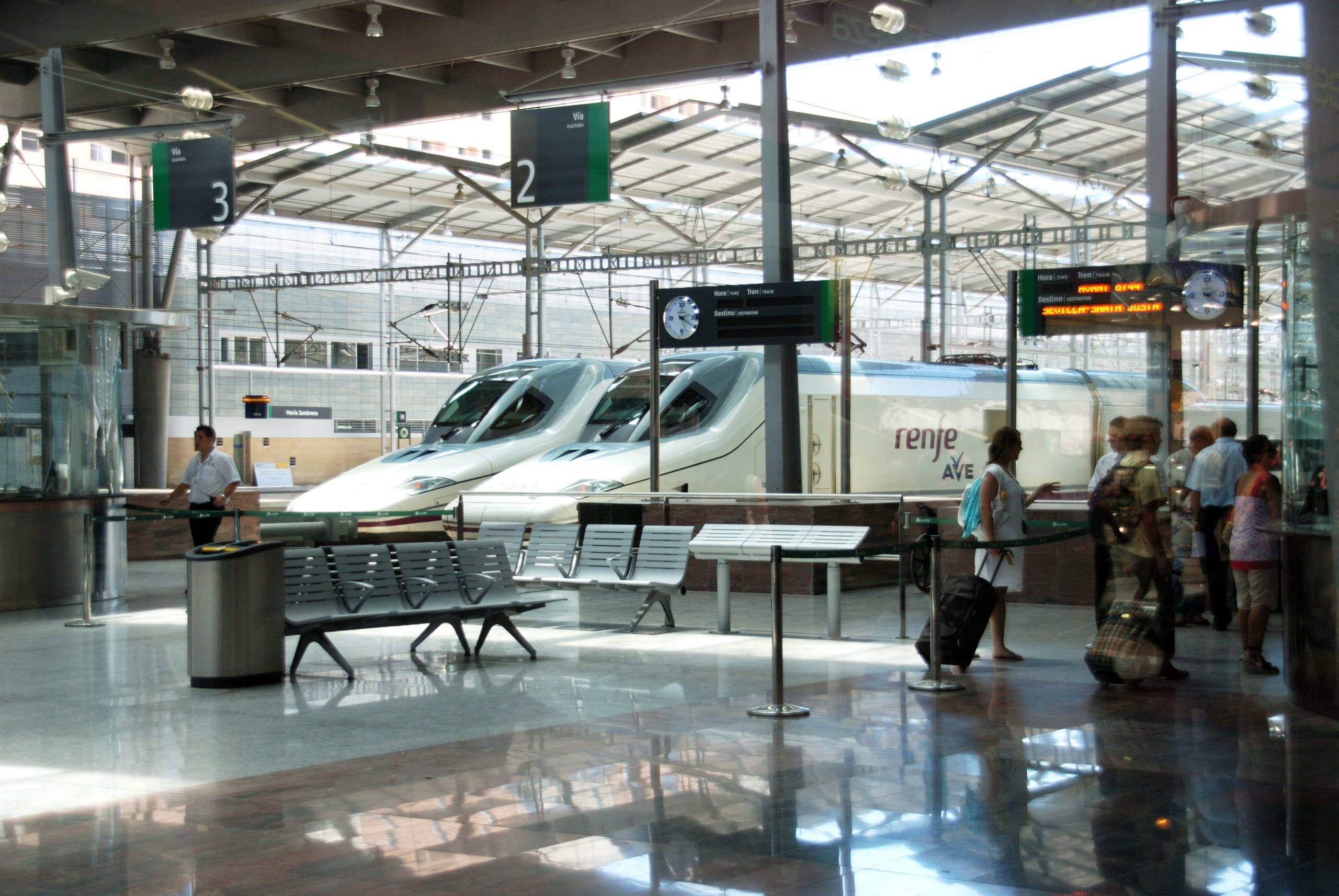 Tåg transport från flygplatsen till centrum av Malaga