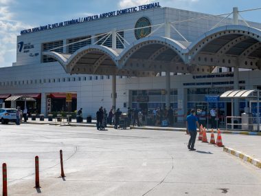 Transport från flygplatsen till centrum av staden Antalya