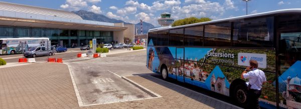 Transport från flygplatsen till centrum av staden Dubrovnik i Kroatien