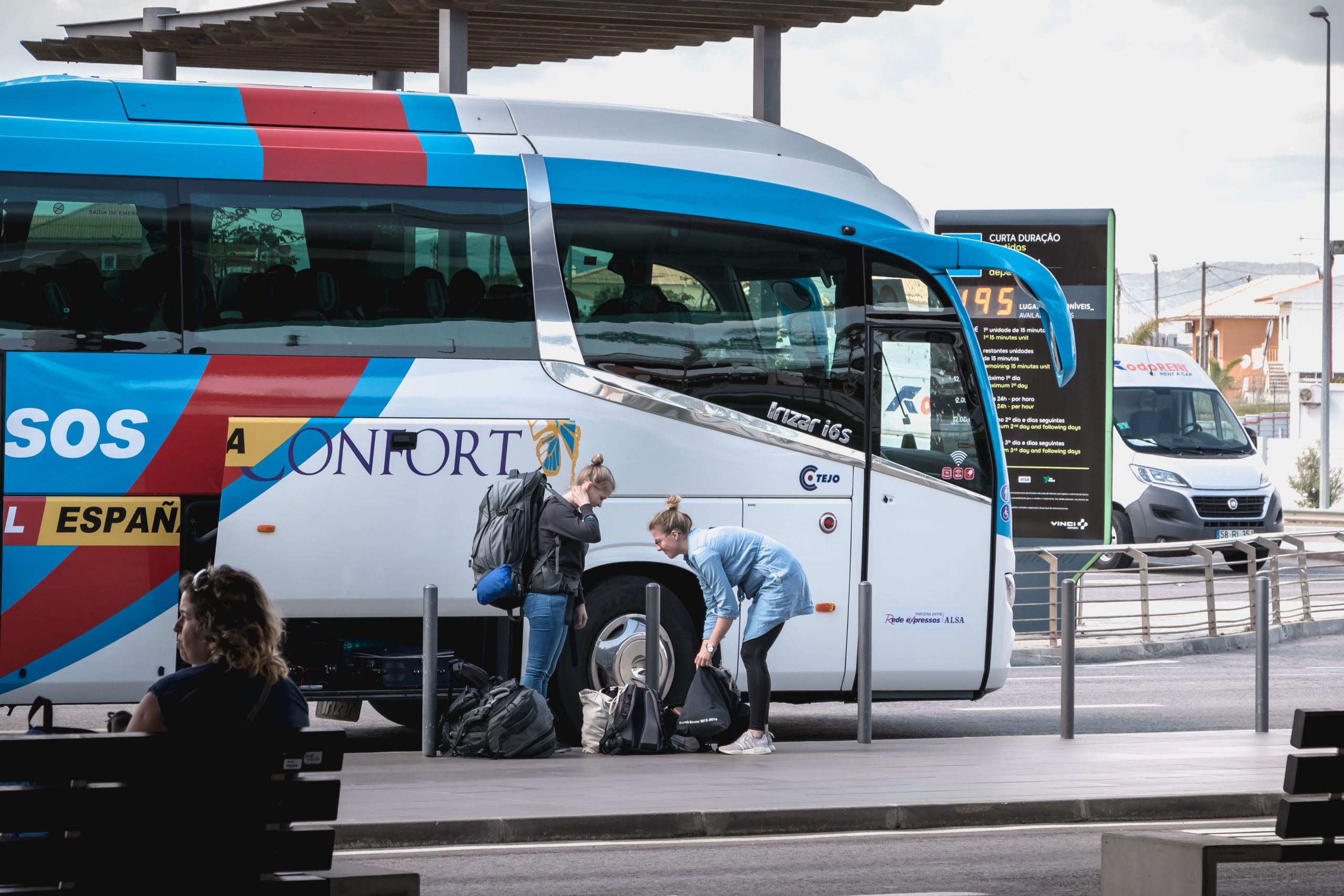 Buss transport från Faro flygplats till centrum av staden