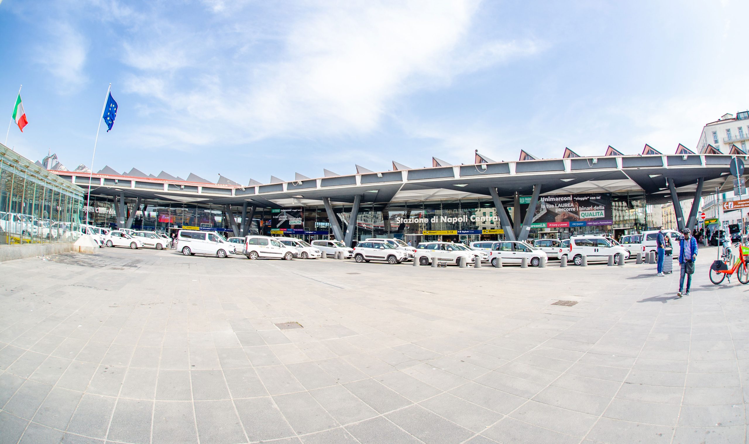 Taxi transport från Napoli flygplats till centrum av staden