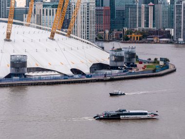 klättra upp på O2 arena london